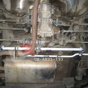 Nissan X Trail 01-07 UltraRacing 2-Point Rear Lower Tiebar RL2-698 211453