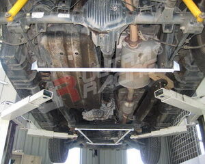 SsangYong Rexton 01-05 UltraRacing 2-Point Rear Lower Tiebar RL2-793 211462