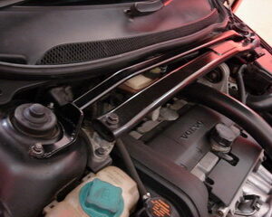 Volvo S60/S60R/V60/V70 UltraRacing 2P Front Upper Strutbar TW2-192 211571