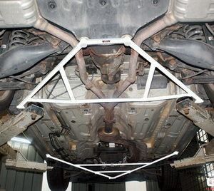 Mercedes SLK 200 04-11 2.0 UltraRacing 4Point Rear Lower Bar RL4-1577 219952