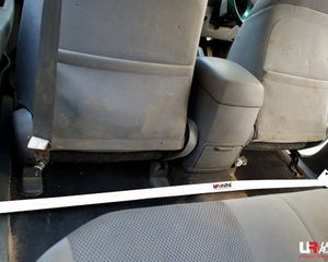 Toyota Hilux Vigo 05+ UltraRacing 2-Point Room Bar 1323 RO2-1323 220027