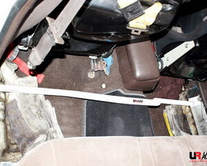 Toyota Mark II 88-92 2.5T UltraRacing 2-Point Room Bar RO2-1400 220032