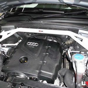 Audi Q5 2.0 08+ UltraRacing 2-Point Front Upper Strutbar TW2-1752 220195