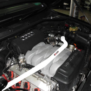 Audi Q7 4.2 08+ UltraRacing 2-Point Front Upper Strutbar TW2-1883 220835